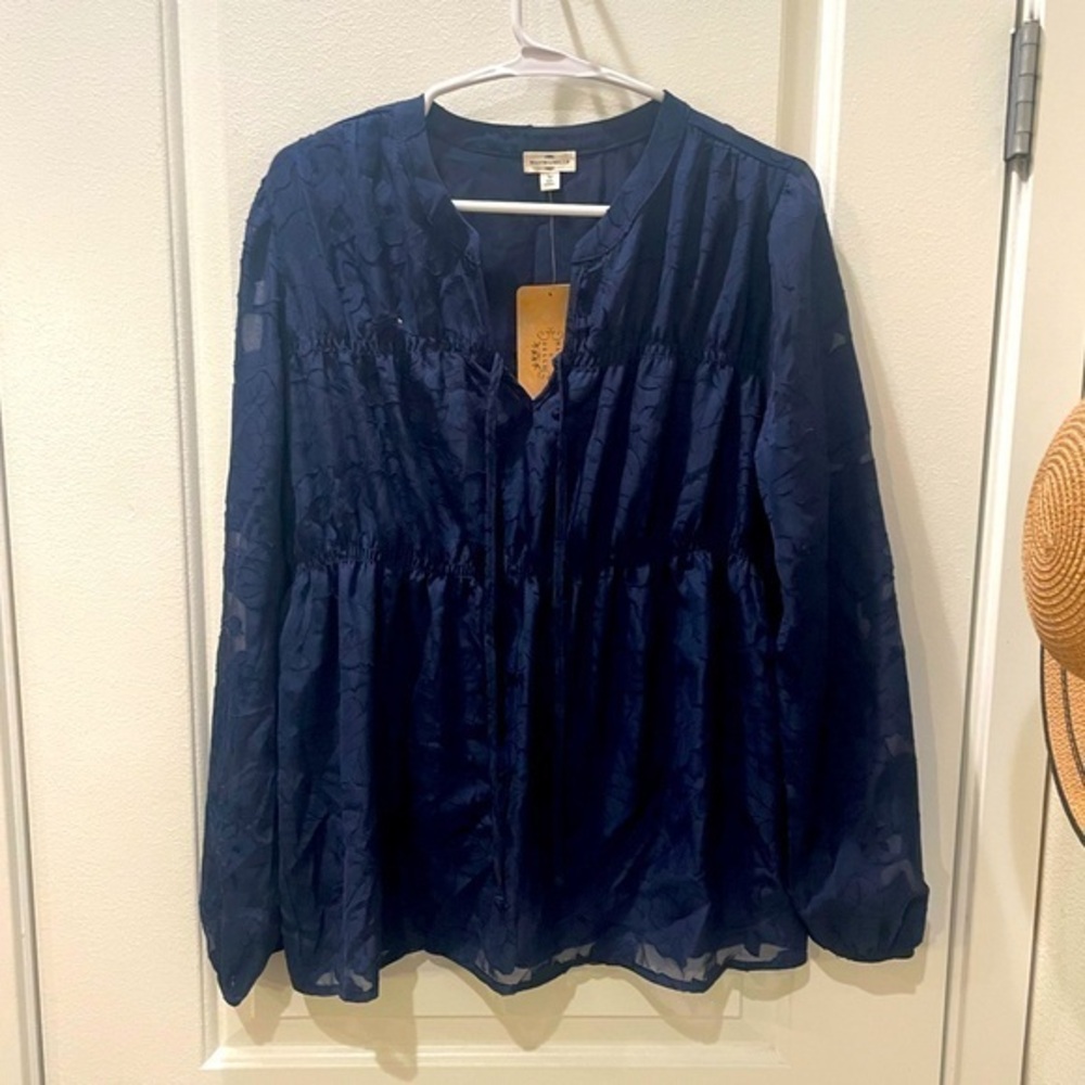 NEW…MASON & BELLE Navy Lace Blouse Cinched Waist